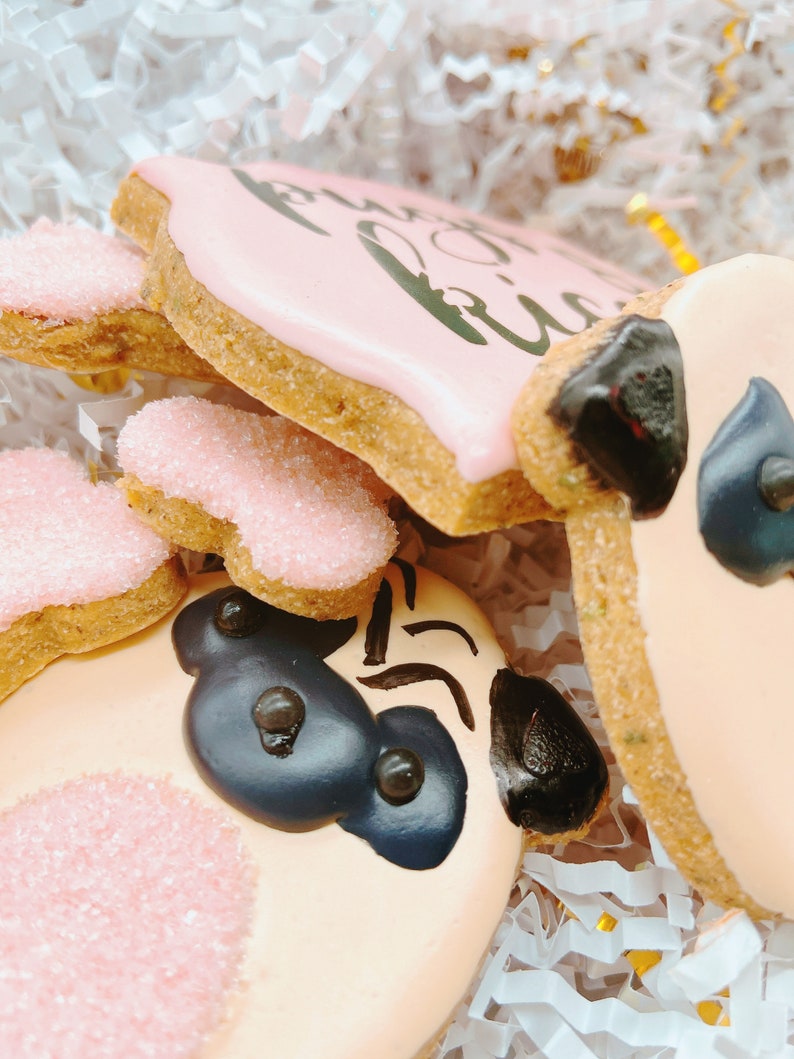 ‘’Pugs&Kisses” Canine Cookie Gift Box Set