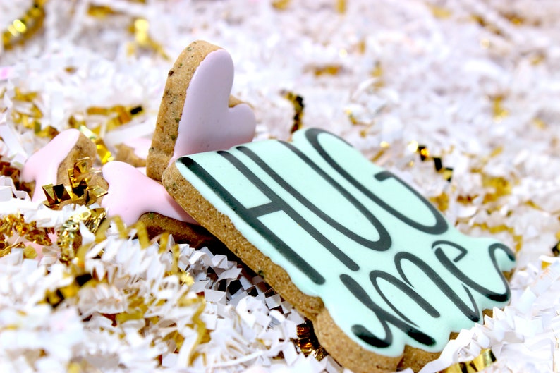‘Hug Me” Canine Cookie Gift Set