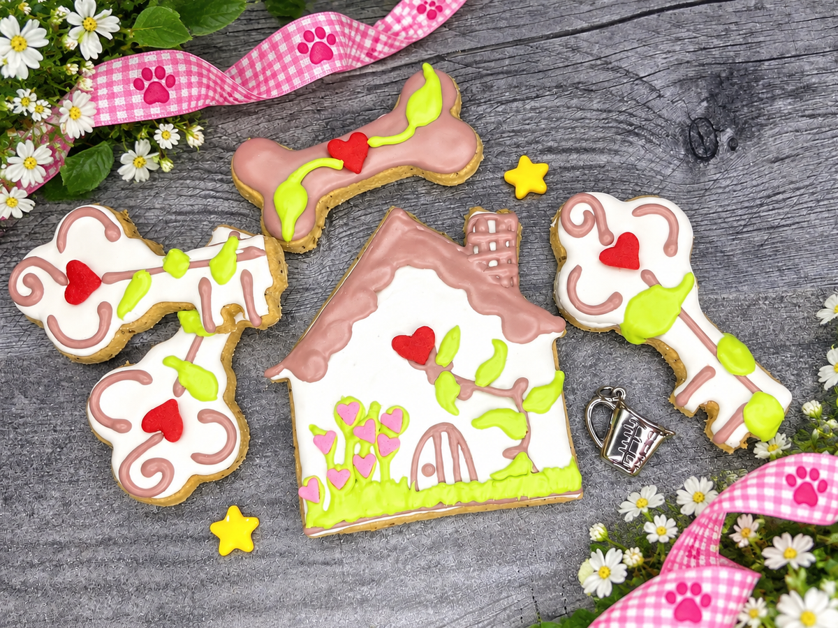 “Love Grows Here” Canine Cookie Gift Box Set🏡🐾🤍