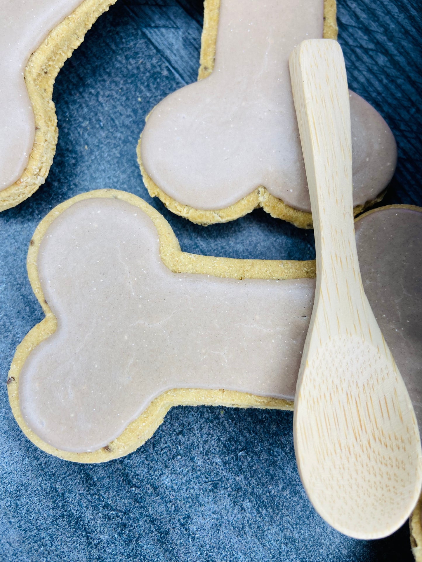 Carob Kisses Canine Cookie Gift Set 🍃🤎💋