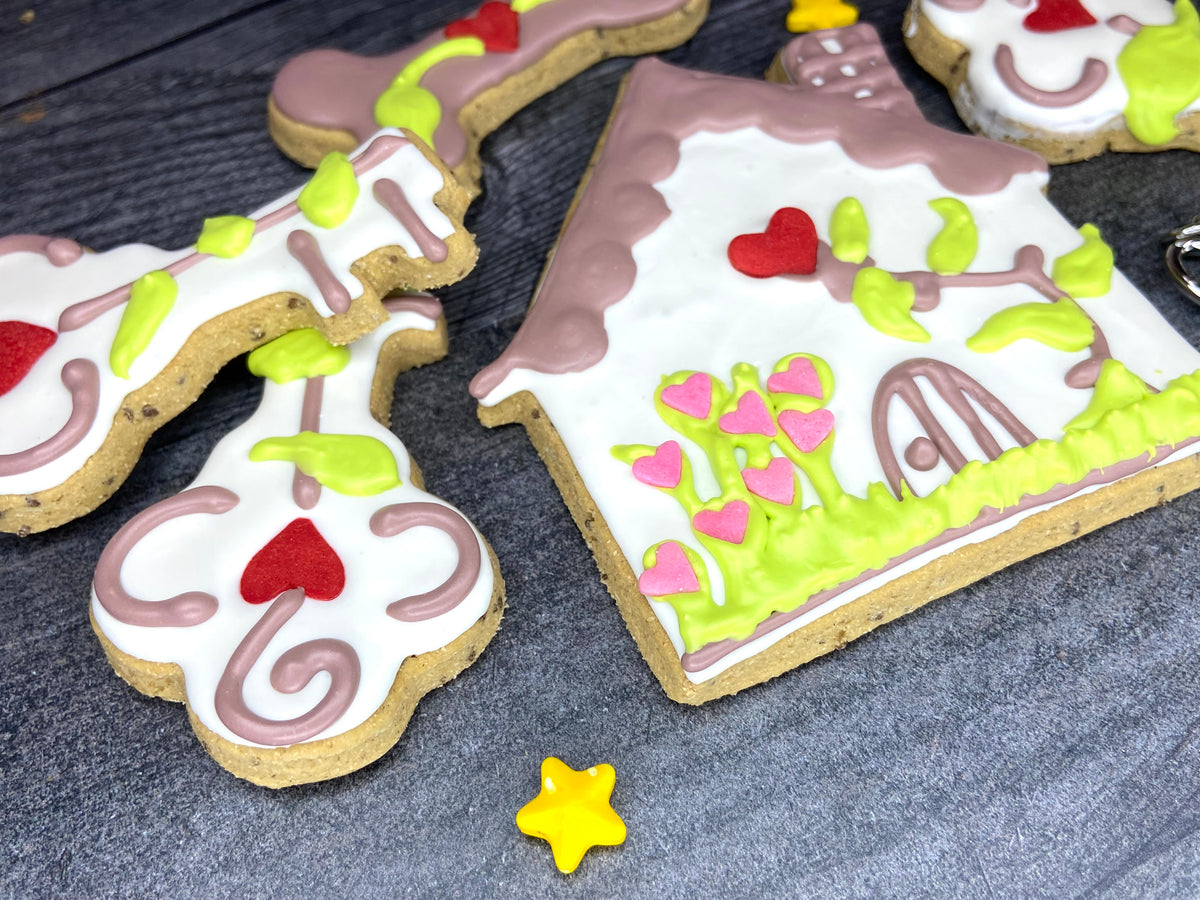 “Love Grows Here” Canine Cookie Gift Box Set🏡🐾🤍