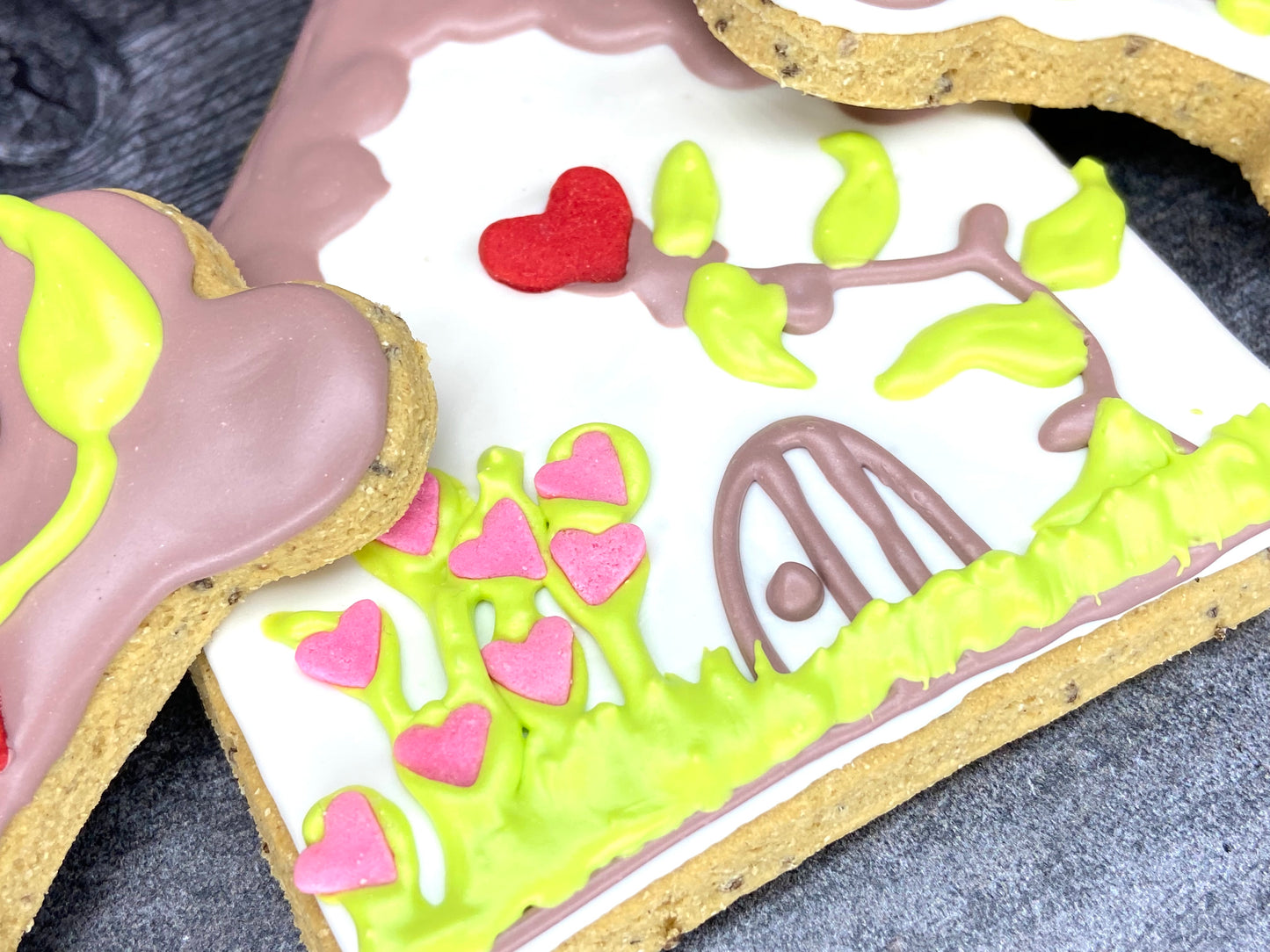 “Love Grows Here” Canine Cookie Gift Box Set🏡🐾🤍