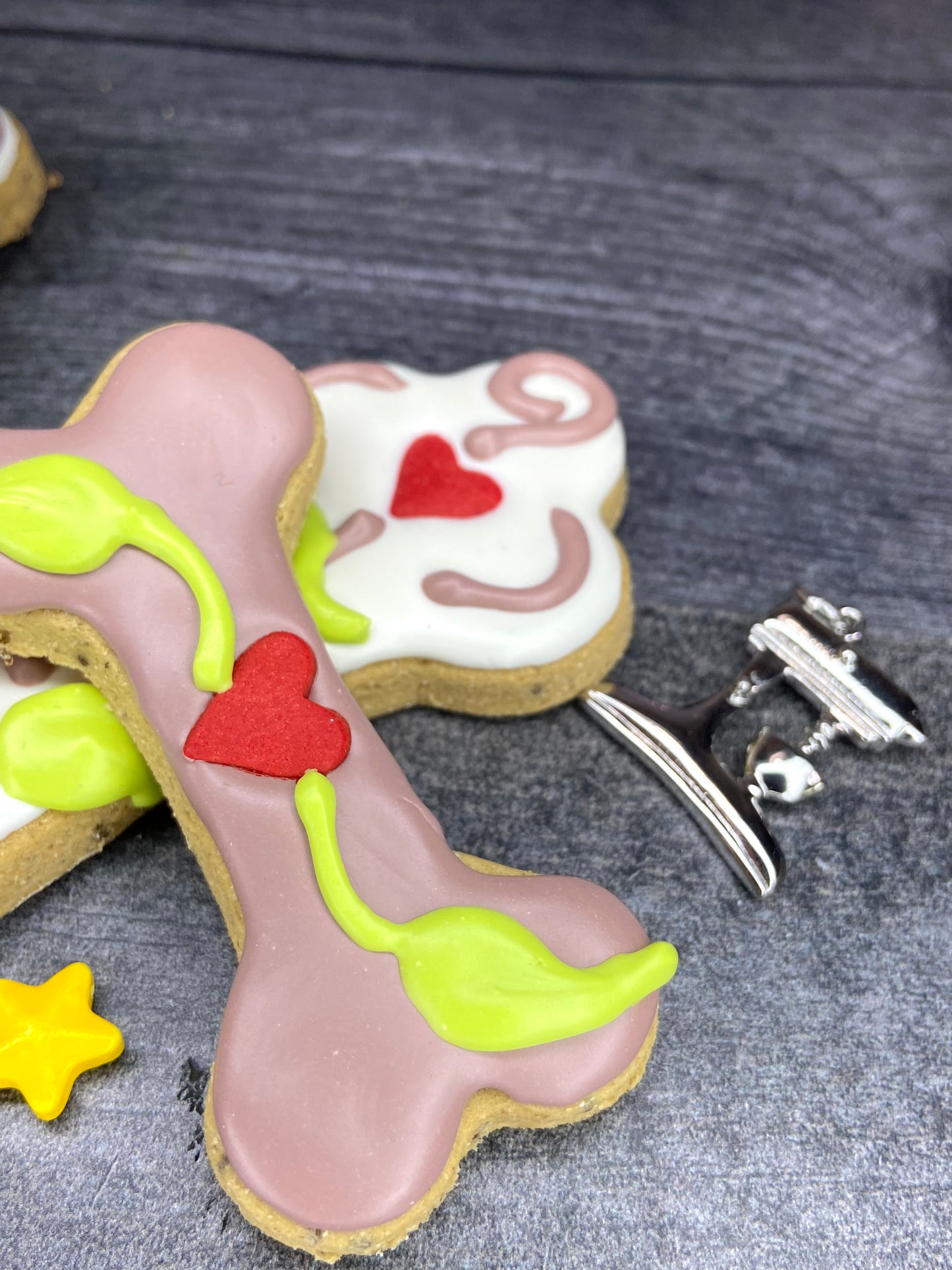 “Love Grows Here” Canine Cookie Gift Box Set🏡🐾🤍