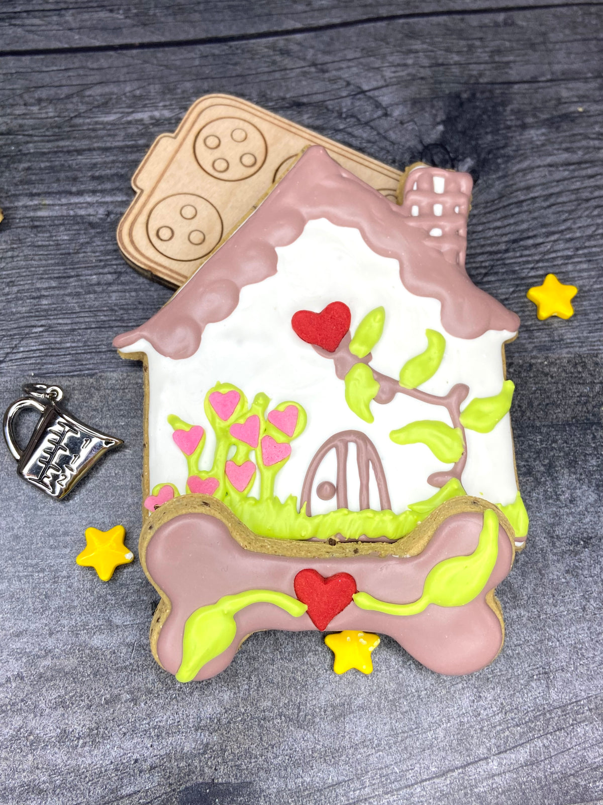 “Love Grows Here” Canine Cookie Gift Box Set🏡🐾🤍