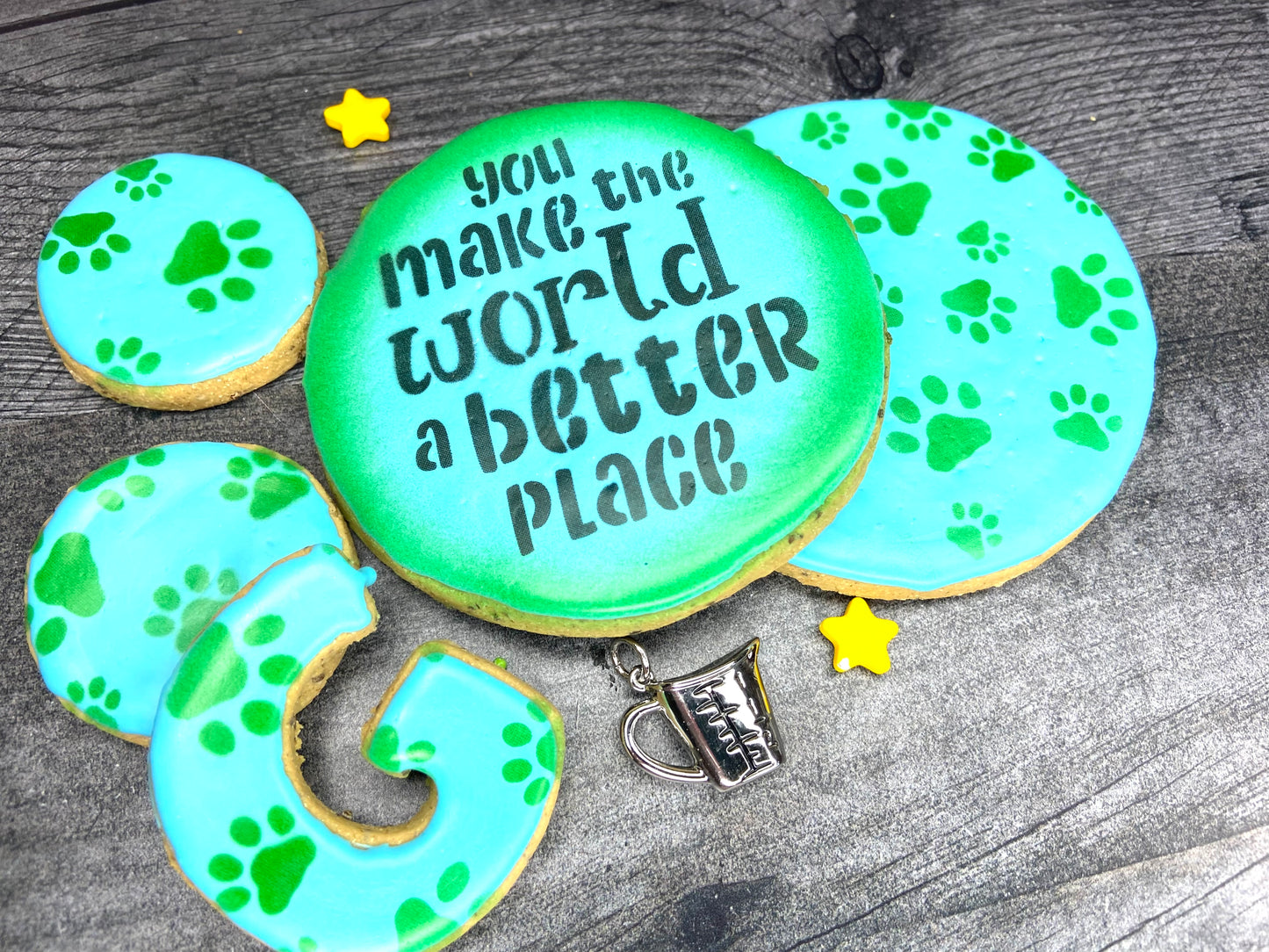 "YOU MAKE THE WORLD A BETTER PLACE"   Canine Cookie Gift Box Set 🌎🐾