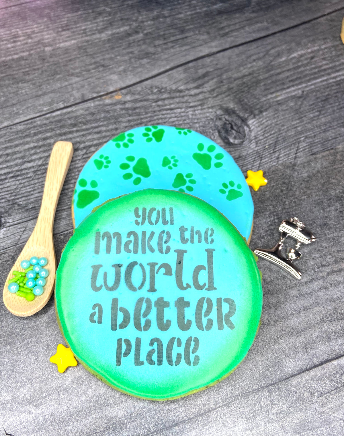 "YOU MAKE THE WORLD A BETTER PLACE"   Canine Cookie Gift Box Set 🌎🐾