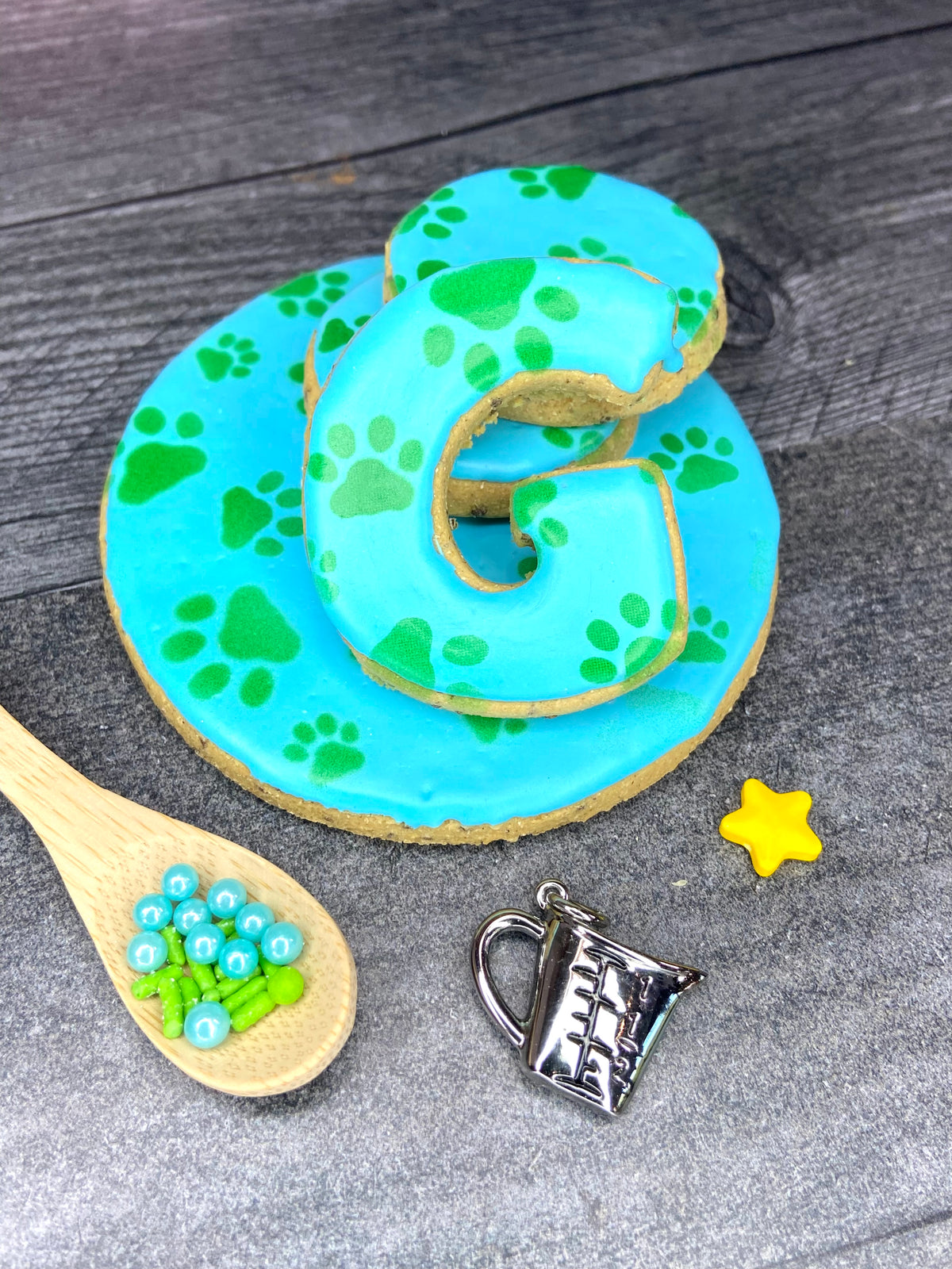 "YOU MAKE THE WORLD A BETTER PLACE"   Canine Cookie Gift Box Set 🌎🐾