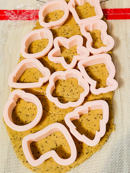 HAPPY PAWLIDAYS! 🎄 12-Day Canine Cookie Advent Calendar