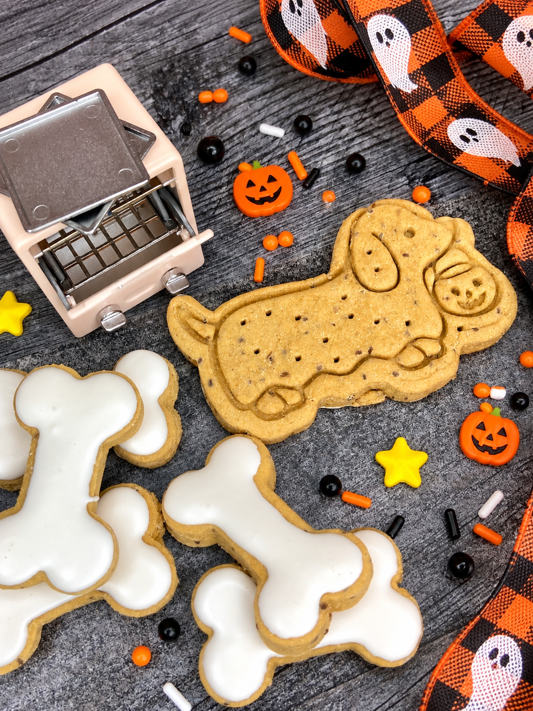 "The Howl-o-Weenie" Canine Cookie Box Gift Set 👻🎃🐾