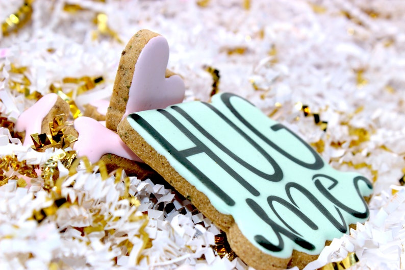 ‘Hug Me” Canine Cookie Gift Set